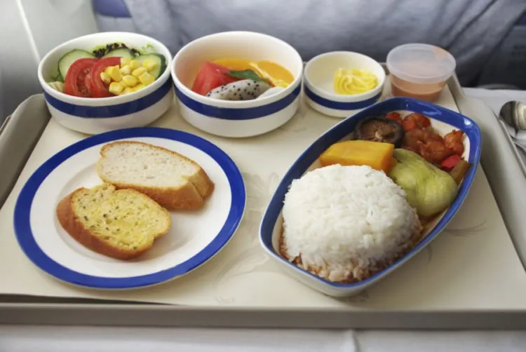 5 fakta unik tentang makanan di pesawat yang belum... Terungkap, 8 Rahasia Mengejutkan dalam Pesawat Udara Ini Belum Banyak ...