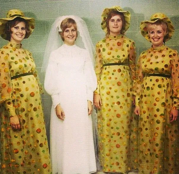 13 Kostum Bridesmaid Lawas ini Kayaknya Bisa Bikin Ngakak deh. Kalau Zaman Dulu sih Dibilang Keren 20