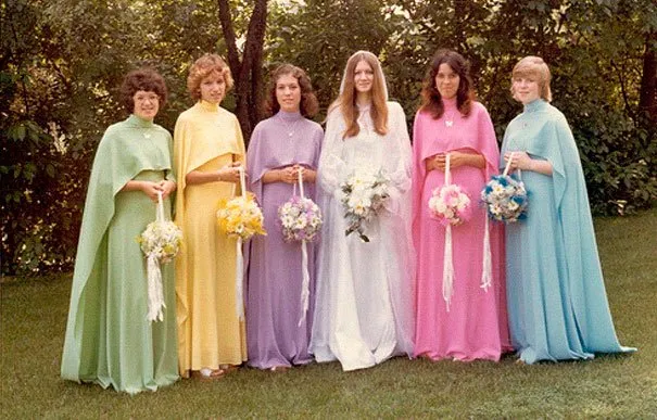 13 Kostum Bridesmaid Lawas ini Kayaknya Bisa Bikin Ngakak deh. Kalau Zaman Dulu sih Dibilang Keren 17