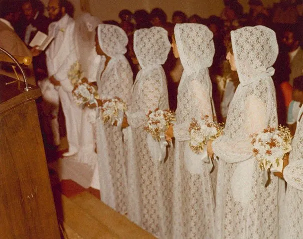 13 Kostum Bridesmaid Lawas ini Kayaknya Bisa Bikin Ngakak deh. Kalau Zaman Dulu sih Dibilang Keren 18