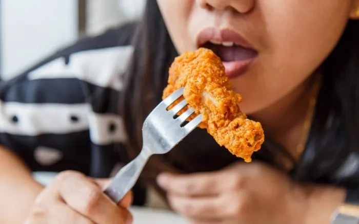 Jangan Takut Sama Gorengan! Makan Enak Bisa Tetap Jalan Asal 8 Tips Praktis Ini Sudah Kamu Terapkan 13