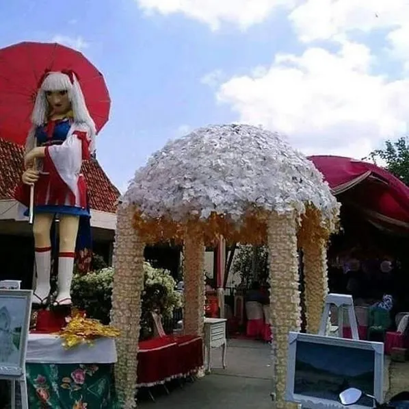 15 Patung dengan Bentuk Lucu dan Gemesin. Meski Nggak Mirip yang Penting Kehadirannya Menghibur! 30