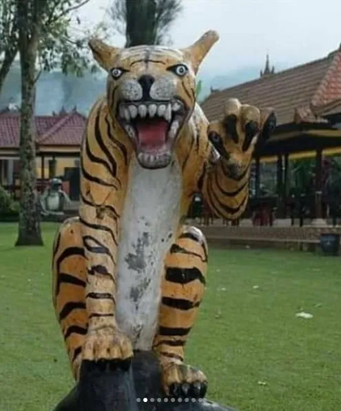 15 Patung dengan Bentuk Lucu dan Gemesin. Meski Nggak Mirip yang Penting Kehadirannya Menghibur! 18