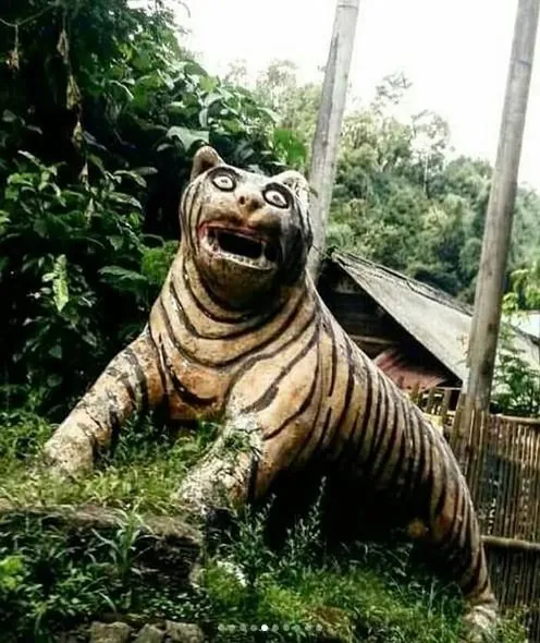 15 Patung dengan Bentuk Lucu dan Gemesin. Meski Nggak Mirip yang Penting Kehadirannya Menghibur! 24