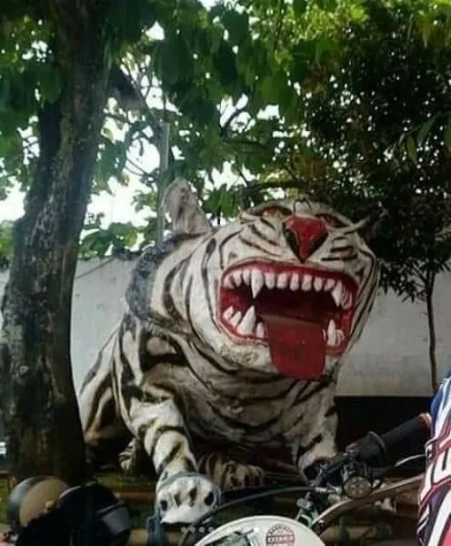 15 Patung dengan Bentuk Lucu dan Gemesin. Meski Nggak Mirip yang Penting Kehadirannya Menghibur! 26