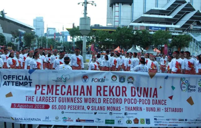 Ini Rekor Guiness yang Berhasil Dipecahkan 65 Ribu Orang yang Menari Poco-poco Kemarin. Keren Banget 9