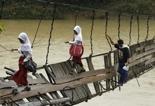 11 Potret Kemerdekaan yang Tidak Merata di Indonesia. Seakan-akan Berasa Hidup di Negara Lain 19
