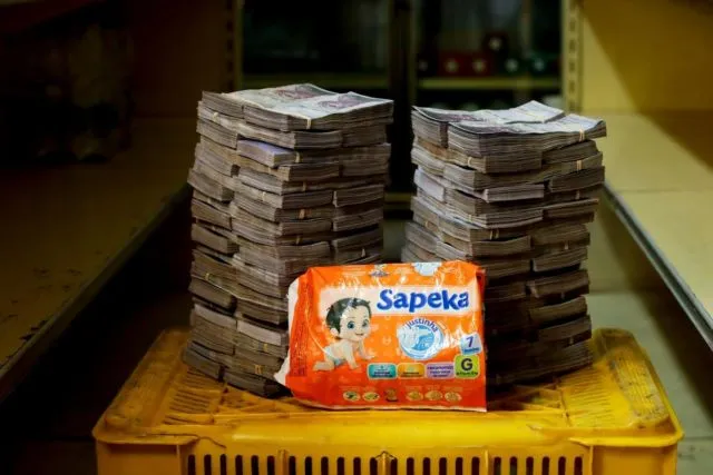 Nilai Mata Uangnya Makin Tak Berharga, Beli Tisu Toilet Aja di Venezuela Kini Butuh Duit Segepok 14