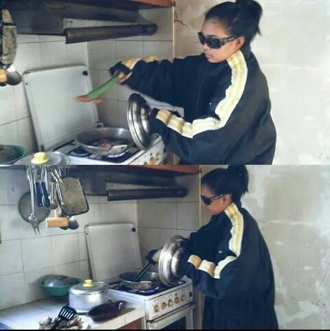 Nggak Cuma di Jalan, 11 Tingkah Emak Saat Masak ini Bukti Mereka Memang Kocak! #ThePowerofEmakEmak 12