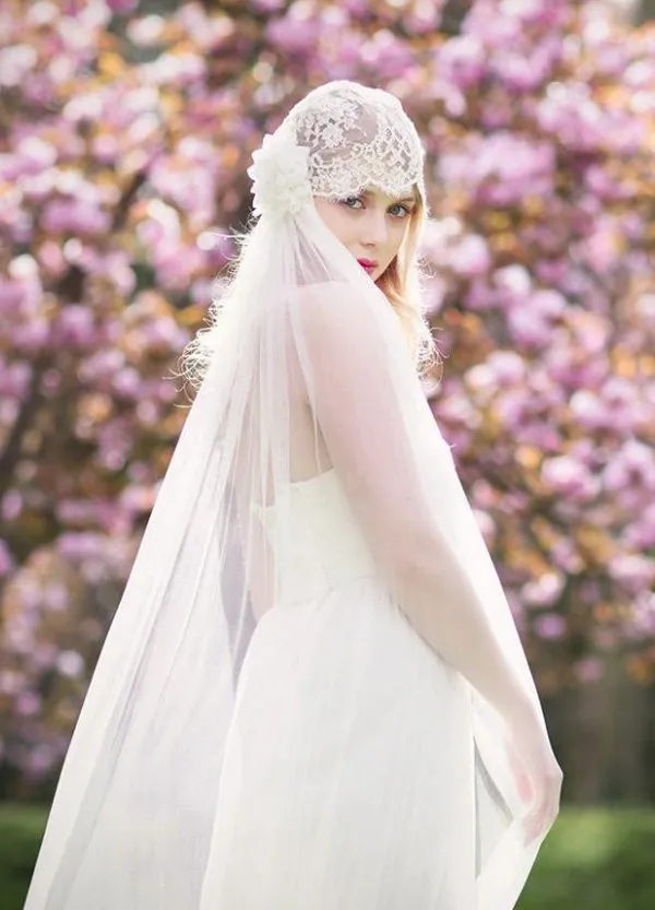 20+ Inspirasi Menata Wedding Veil, si Tudung Pengantin untuk Sempurnakan Momen Istimewa 24