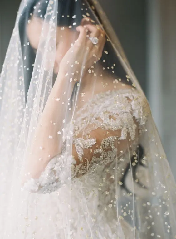 20+ Inspirasi Menata Wedding Veil, si Tudung Pengantin untuk Sempurnakan Momen Istimewa 41