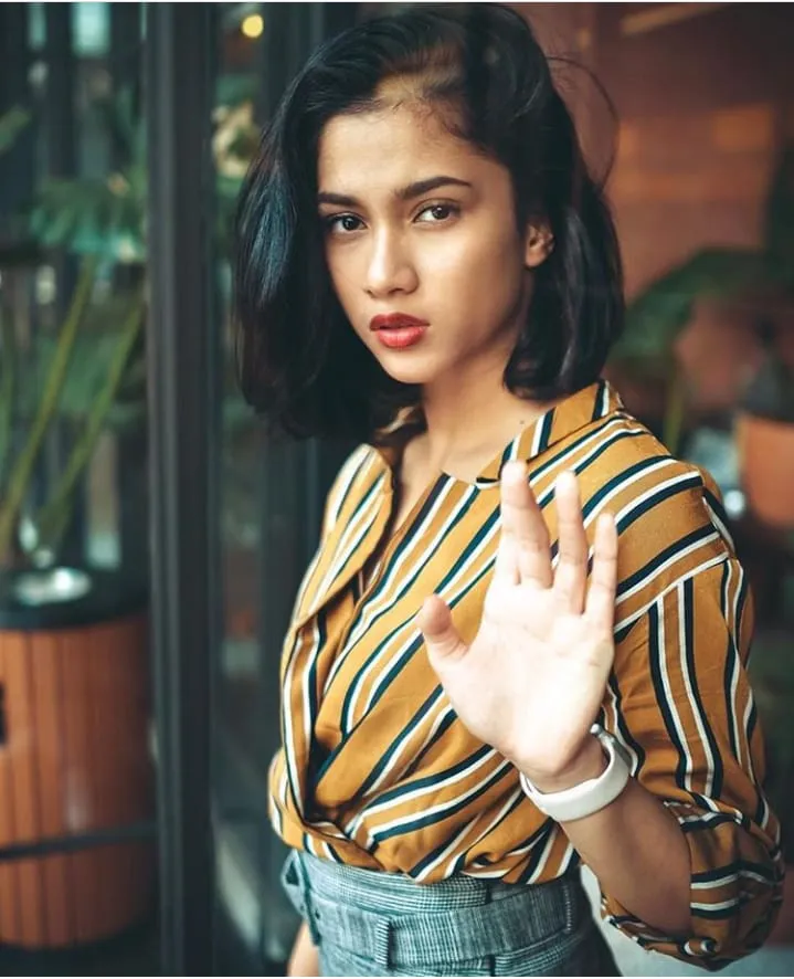 Intip 10+ Pesona Gaya Aghniny Haque, Pemeran Rara Murni sang Jagoan di Film Wiro Sableng 17