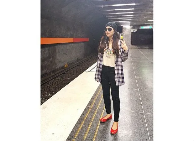 10 Style Tertutup Para Artis Ini Bisa Jadi Referensi, Bahkan untuk Kamu yang Berhijab 11