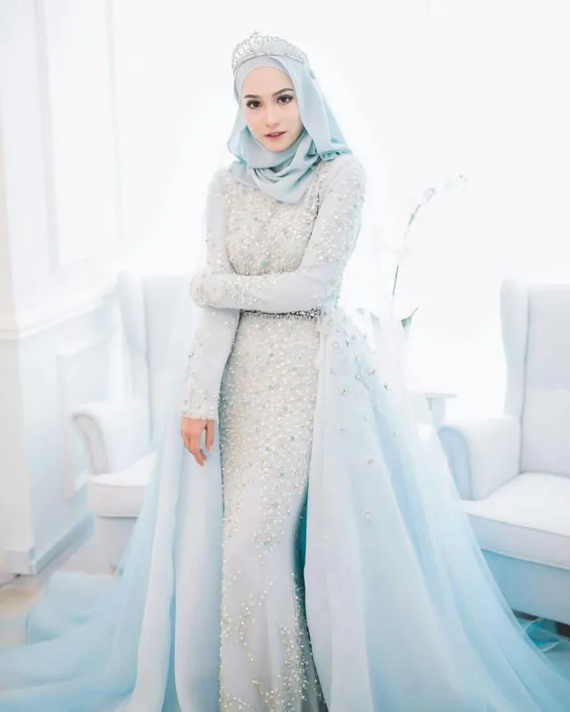 15 Model Gaun Pengantin yang Sopan & Tampil Mewah 21