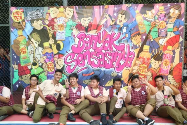 Boyband Latin CNCO Sukses Hadirkan Sensasi Berbeda Pada Fruit Tea School Sensation 2018 di SMA Ananda Bekasi 12