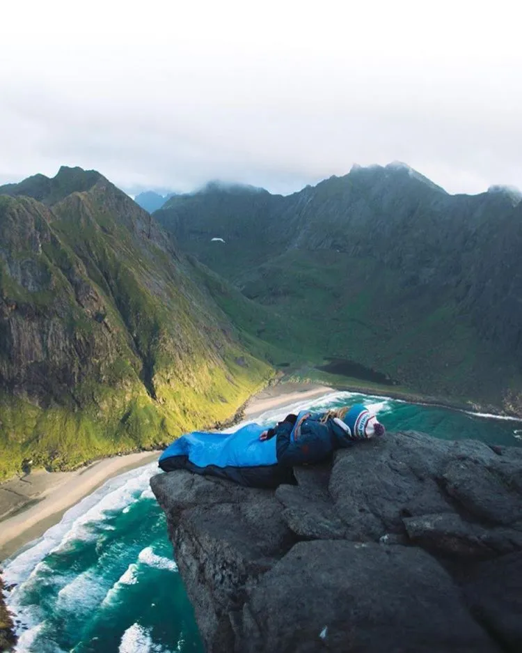 10 Foto Tenda yang Nggak Masuk Akal Ini Beneran Dipake Tidur atau Cuma Buat Foto Doang Sih? 12