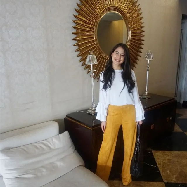 10 Style Tertutup Para Artis Ini Bisa Jadi Referensi, Bahkan untuk Kamu yang Berhijab 15 gaya ini bisa kamu sontek