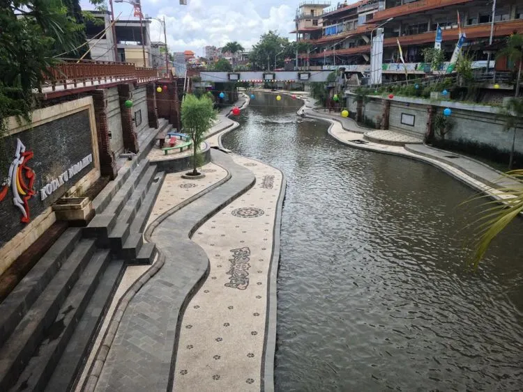 Bukan di Korea, Sungai Indah yang Gemerlap Ini Ada di Bali Lho. Nggak Nyangka Seindah Ini! 12