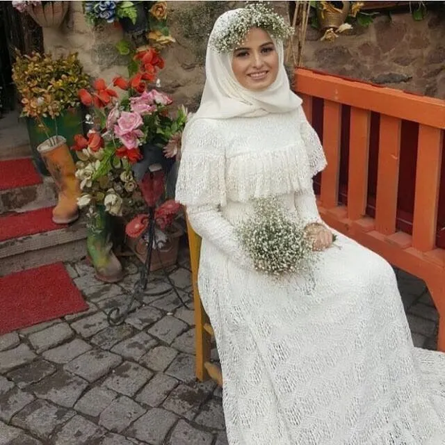 15 Model Gaun Pengantin yang Sopan & Tampil Mewah 20