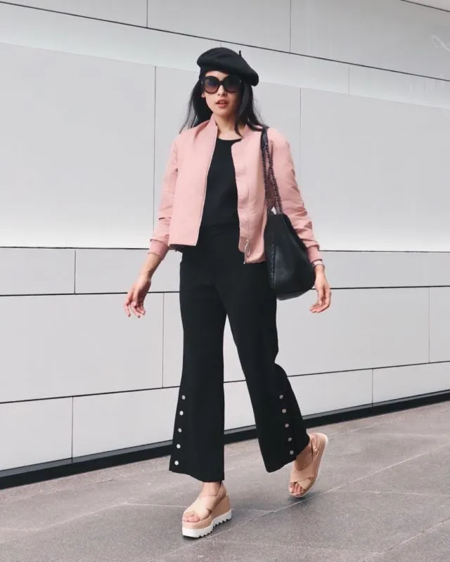10 Style Tertutup Para Artis Ini Bisa Jadi Referensi, Bahkan untuk Kamu yang Berhijab 13