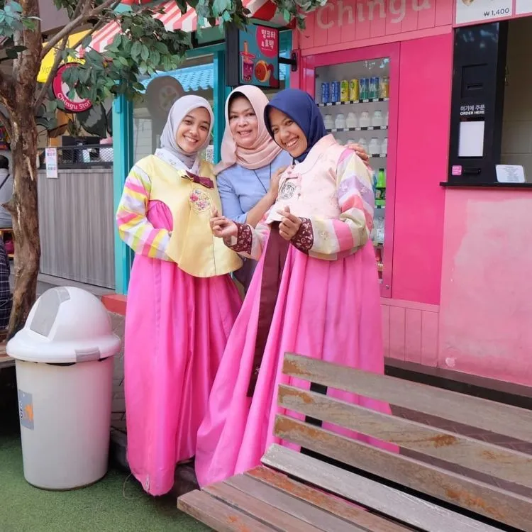 Little Seoul, Destinasi Kuliner ala Korea yang Lagi Hits di Bandung. Pecinta KPop dan Drakor Wajib ke Sini! 16