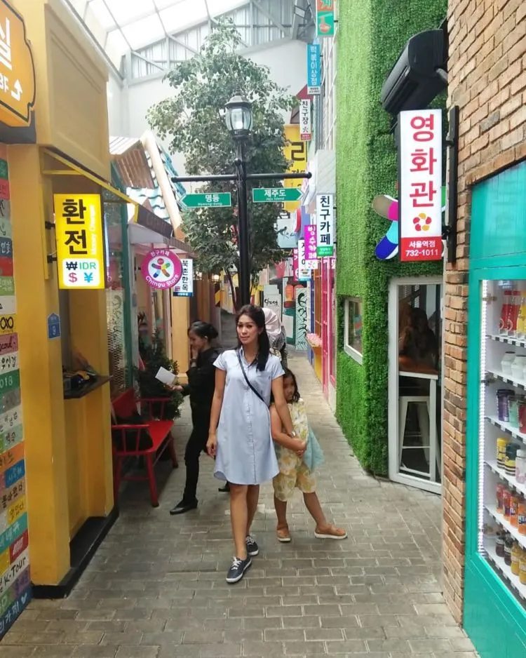 Little Seoul, Destinasi Kuliner ala Korea yang Lagi Hits di Bandung. Pecinta KPop dan Drakor Wajib ke Sini! 17