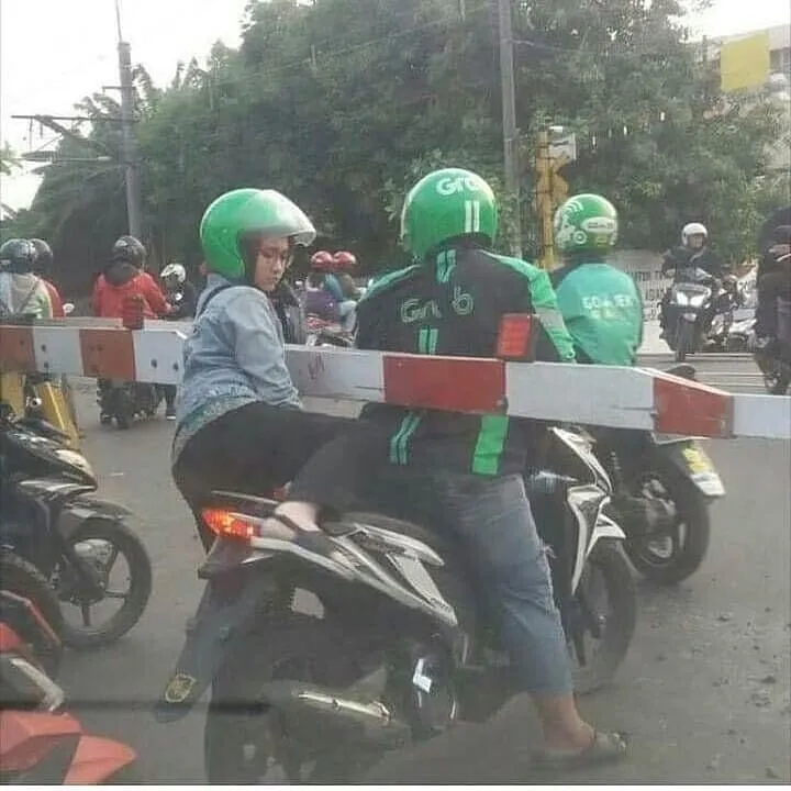 15 Penampakan yang Bikin Kamu Emosi Instan. Nggak Boleh Ngomong Kasar, Mesti Ditahan-Tahan~ 29