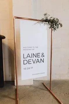 12+ Inspirasi Wedding Sign Gaya Rustic untuk Pernikahan. Lebih dari Sekadar Penanda Tamu Undangan! 26