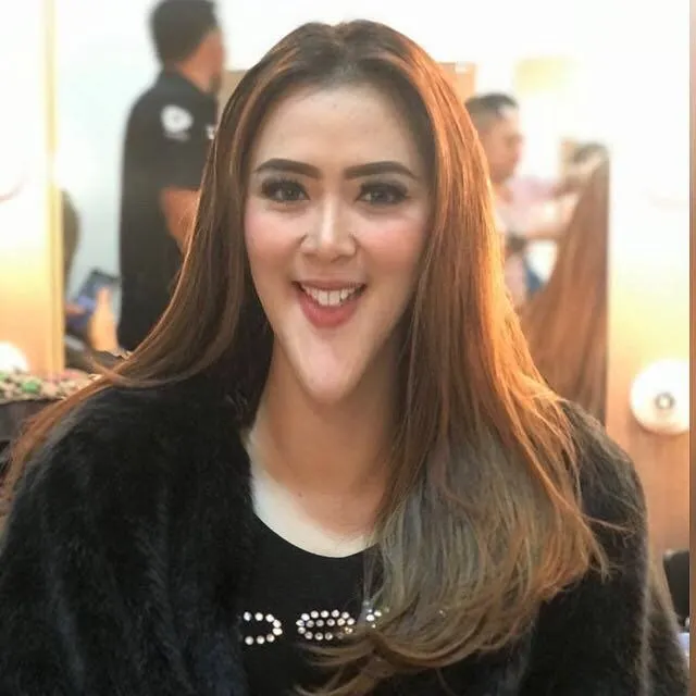 10 Seleb yang Unggah #opchallenge dengan Wajah Kocak. Katanya Nyindir Seseorang, Tapi Siapa sih? 15