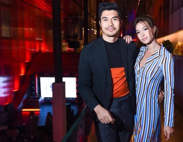 Lupakan Dulu Oppa-oppa Korea, Ini 15 Pesona Aktor Crazy Rich Asians Henry Golding dalam Setelan Jas 23