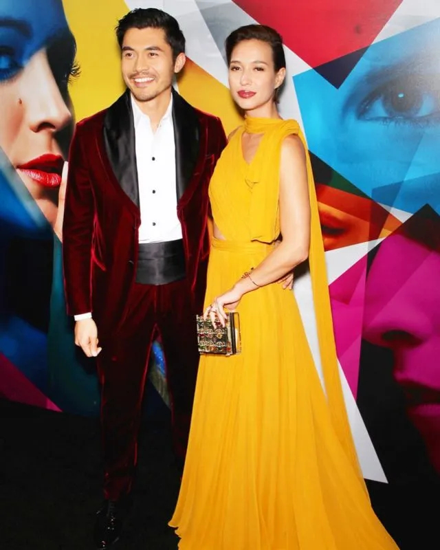 Lupakan Dulu Oppa-oppa Korea, Ini 15 Pesona Aktor Crazy Rich Asians Henry Golding dalam Setelan Jas 28