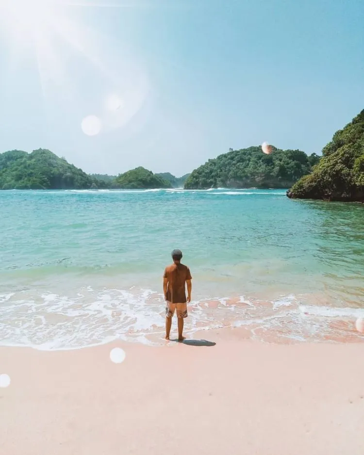 Liburan ke Pantai Teluk Asmara, Surga Tersembunyi yang Sering Disebut Raja Ampat dari Malang! 6