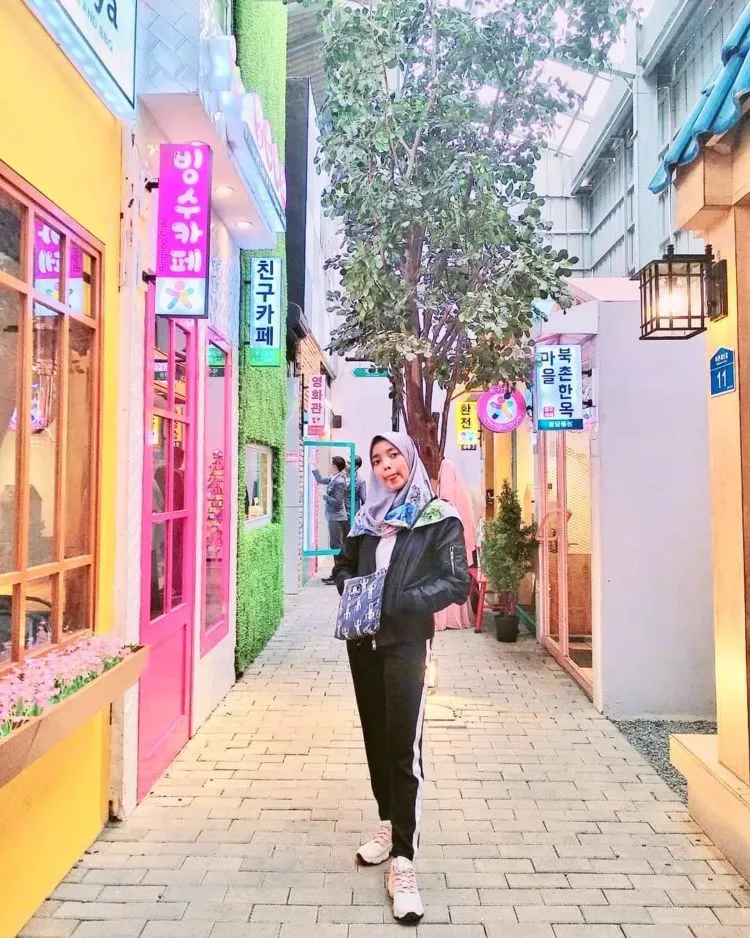 Little Seoul, Destinasi Kuliner ala Korea yang Lagi Hits di Bandung. Pecinta KPop dan Drakor Wajib ke Sini! 10