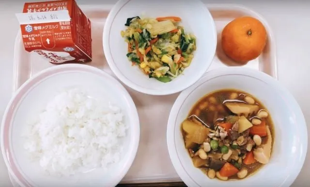 12 Fakta Betapa Spesialnya Tradisi Makan Siang di Jepang. Tiap Sekolah Punya Dapur Sekelas Hotel Lho 21