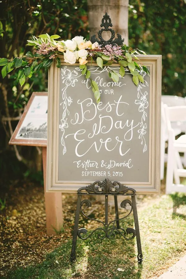 12+ Inspirasi Wedding Sign Gaya Rustic untuk Pernikahan. Lebih dari Sekadar Penanda Tamu Undangan! 23