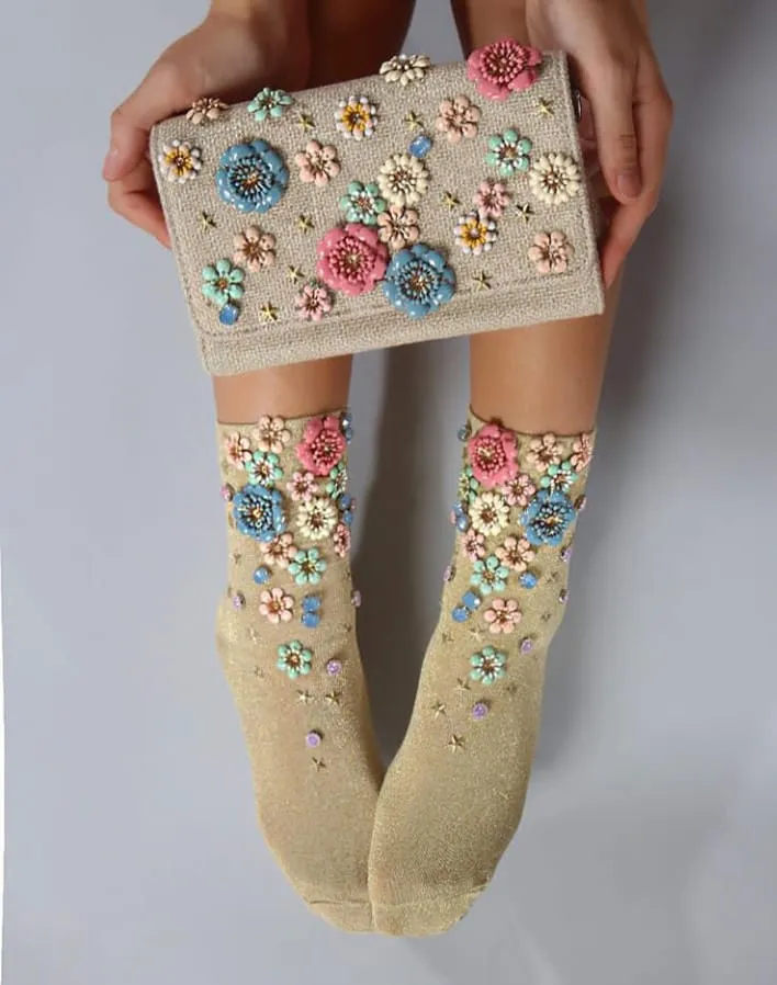 12 Kaus Kaki yang Manis Dipadu dengan High-heel. Kalau Sudah Begini, Siapa yang Tak Tergoda? 17