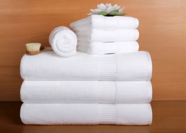 6 Jenis Handuk yang Tersedia di Kamar Hotel. Jangan Salah Pakai! 10 jenis handuk hotel