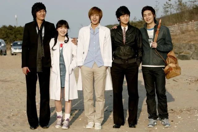 7 Hal yang Bikin Kita Sadar Bahwa Ternyata Drama Korea Ceritanya Nggak Jauh Beda Kayak FTV Lokal~ 11