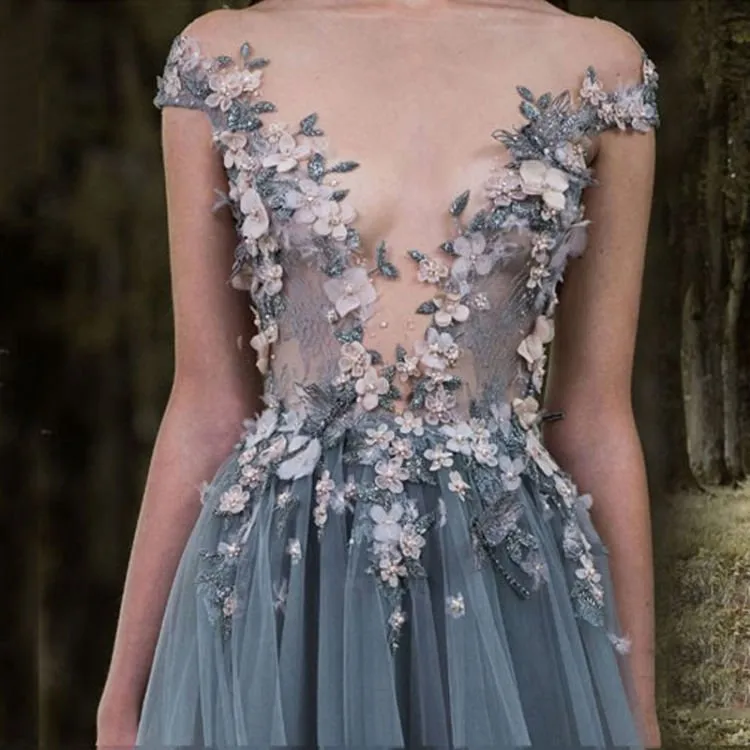 10 Inspirasi 3D Applique yang Memukau untuk Gaun Pesta Kekinian. Itu Baju Apa Pohon Ya? Bisa Keluar Bunganya 19