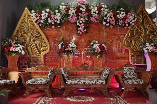 7+ Jenis Ornamen Pelaminan Adat Jawa Beserta Makna Terpuji di Baliknya. Temanten Bertaburan Doa-doa 11