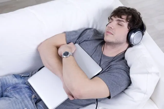 Biar Nggak Salah Sebut Lagi, Kenali Beda Headset, Earphone, Headphone, dan Teman-temannya Yuk! 10