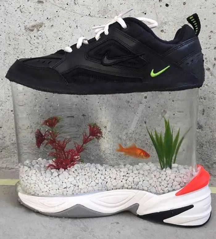 Lupakan Sneakers Mahal nan Gaul itu. Kalau Pakai Sepatu Super Nyeleneh ini, Kamu Berani Nggak? 16