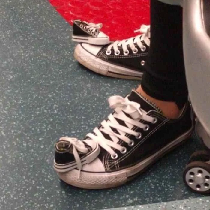 Lupakan Sneakers Mahal nan Gaul itu. Kalau Pakai Sepatu Super Nyeleneh ini, Kamu Berani Nggak? 13