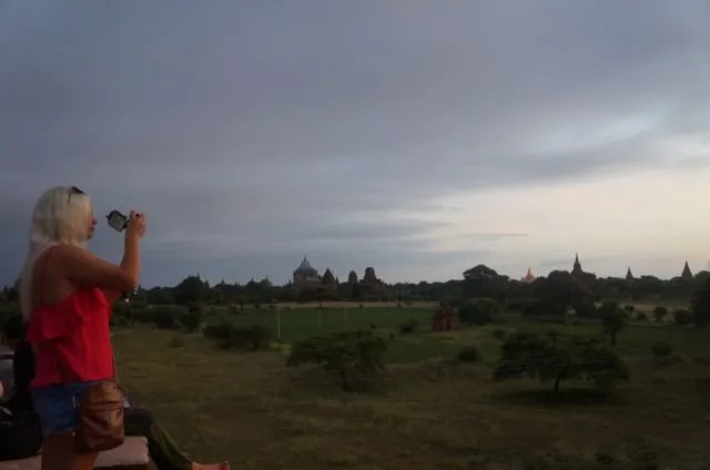 Sensasi Berlibur ke Candi dengan Balon Udara di Bagan, Myanmar. Terasa Magis dan Romantis Abis! 9