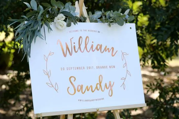 12+ Inspirasi Wedding Sign Gaya Rustic untuk Pernikahan. Lebih dari Sekadar Penanda Tamu Undangan! 22