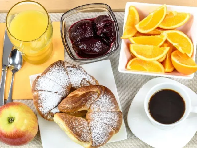 4 Jenis Menu Sarapan di Hotel Berbintang. Jangan Kaget Kalau Nggak Sama dengan Masakan Rumahan 5