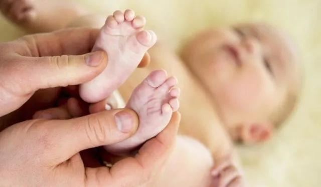Dear Papa Muda, Kamu Juga Perlu Belajar Menenangkan Bayi Menangis. Ini Bukan Cuma Tugas Istri Lo 10