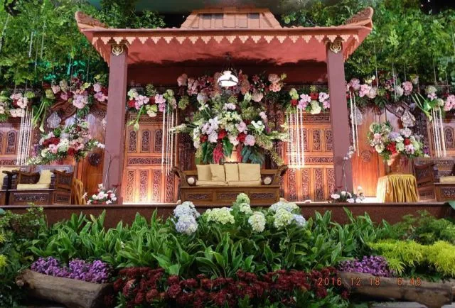 7+ Jenis Ornamen Pelaminan Adat Jawa Beserta Makna Terpuji di Baliknya. Temanten Bertaburan Doa-doa 10