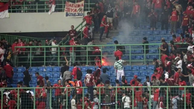 Mulai Bekukan Klub Bola Sampai Perbaiki Sistem Tiket, Mungkin Ini 5 Solusi Atasi Suporter Barbar 7