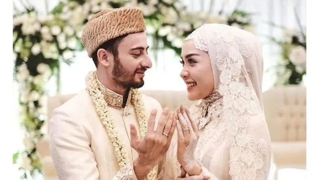 6 Gaya Makeup Pernikahan yang Banyak Diterapkan di Indonesia. Mulai Tradisional Sampai Modern Semua Ada 9